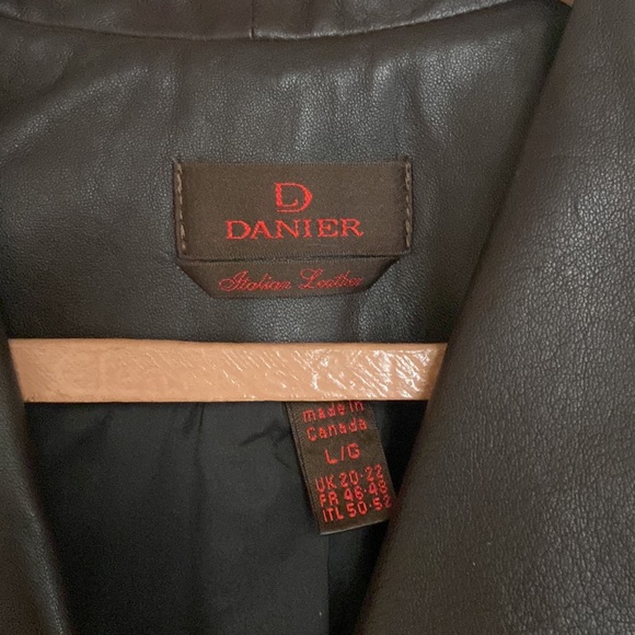 Danier brown leather blazer - Picture 2 of 10